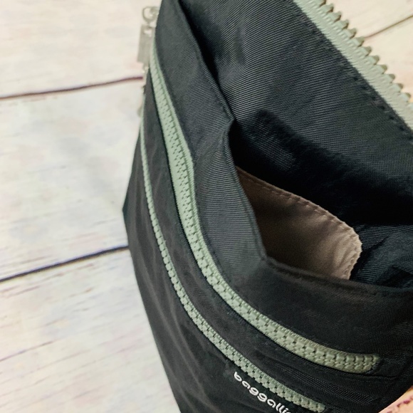 Baggallini Bags Bagallini Comrade 3 Zip Crossbody Bag Poshmark